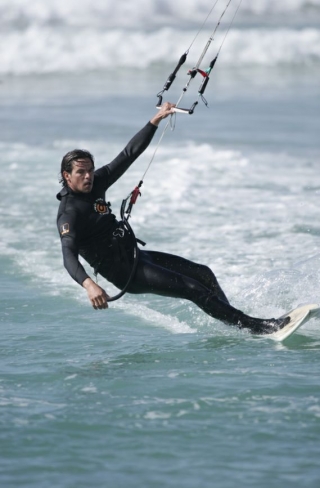  罗纳河口风筝冲浪 